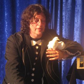 El Mag Pep acto de magia con una paloma